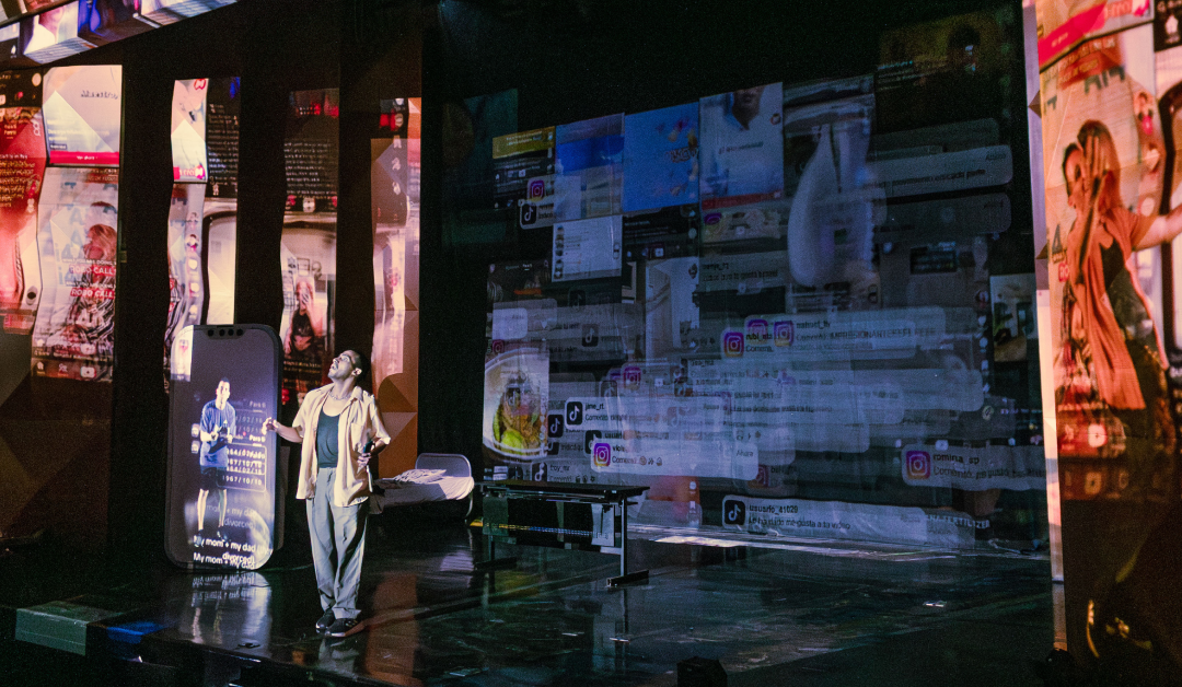 ¿Cuánto tiempo de nuestra vida se va en redes sociales? Obra lleva el doomscrolling al teatro