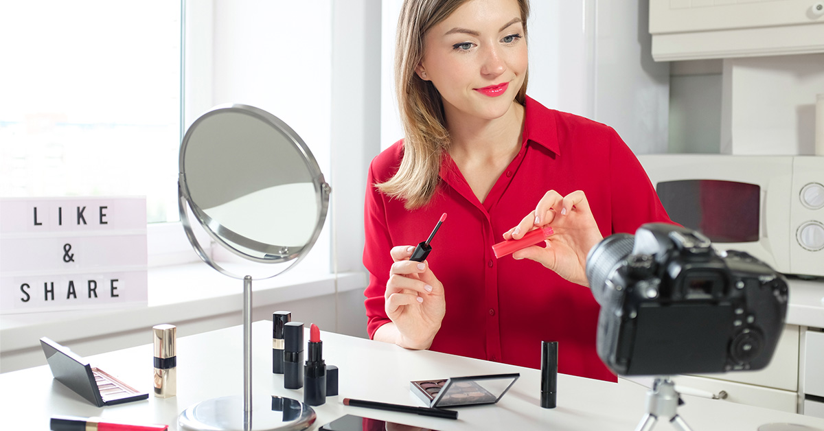 Influencer o Celebrity: ¿Cuál es el ideal para tu marca?